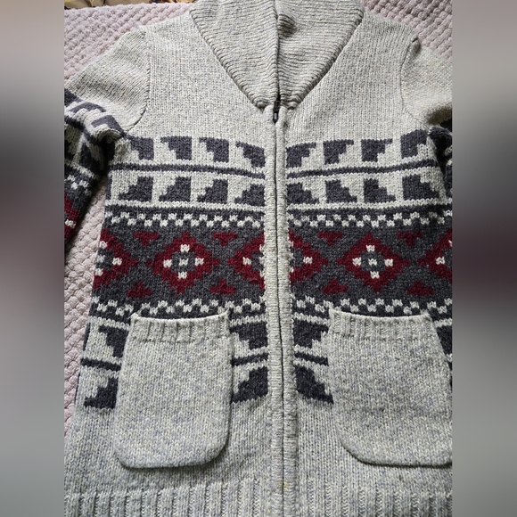 # 300 Roots Cabin Shawl Sweater - Picture 5 of 9